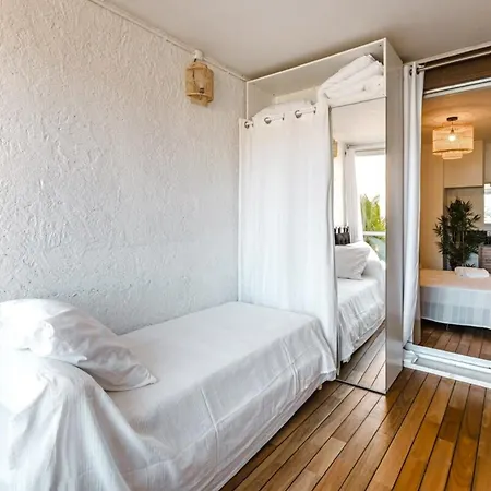 Superb On The Port Of Faviere